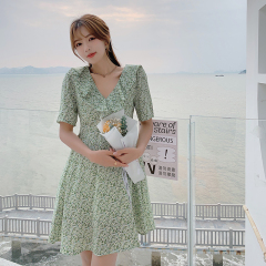 现货实拍2021夏款韩版女装法式浪漫花边V领雪纺短袖碎花连衣裙