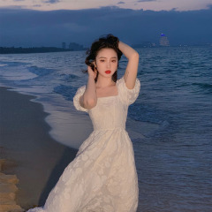 2021年女夏新款泡泡袖超仙气质清晰雪纺裙子温柔风白色提花连衣裙